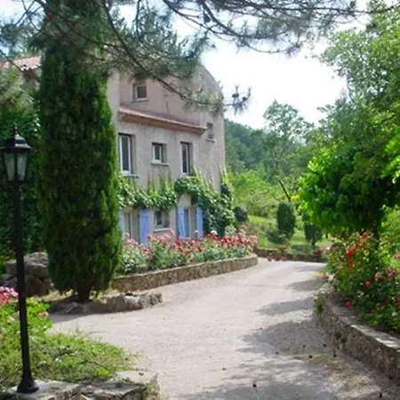 Les Rochers Couette-café 4*