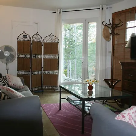 Les Rochers Bed & Breakfast