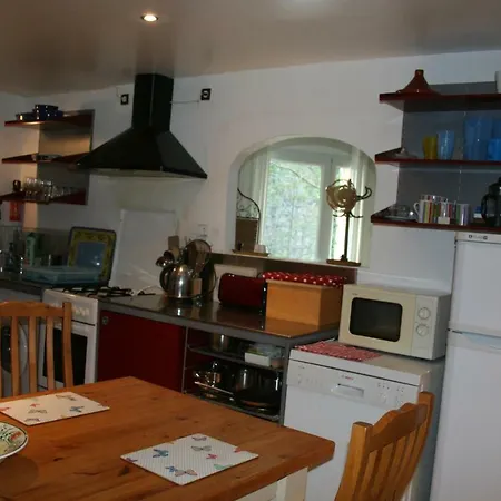 Les Rochers Bed & Breakfast Saint-Etienne-de-Gourgas