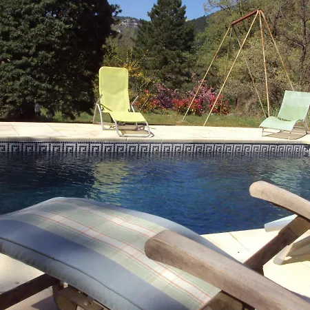 Les Rochers Bed & Breakfast